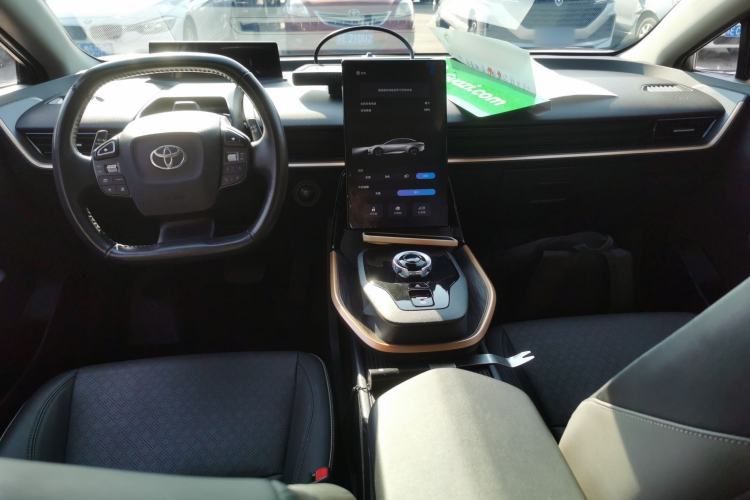 Used Toyota bZ3 2023 616 km Long-Range Premium Center Console