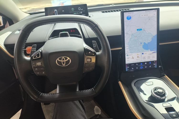 Used Toyota bZ3 2023 616 km Long-Range Premium Center Console