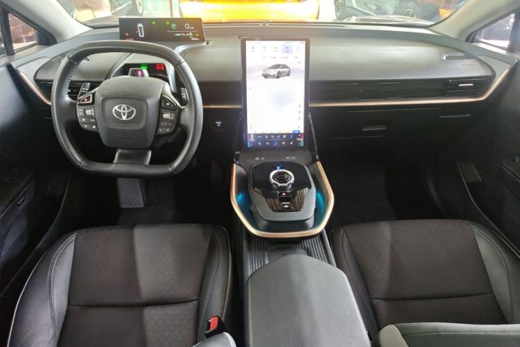 Used Toyota bZ3 2023 616 km Long-Range Premium Center Console