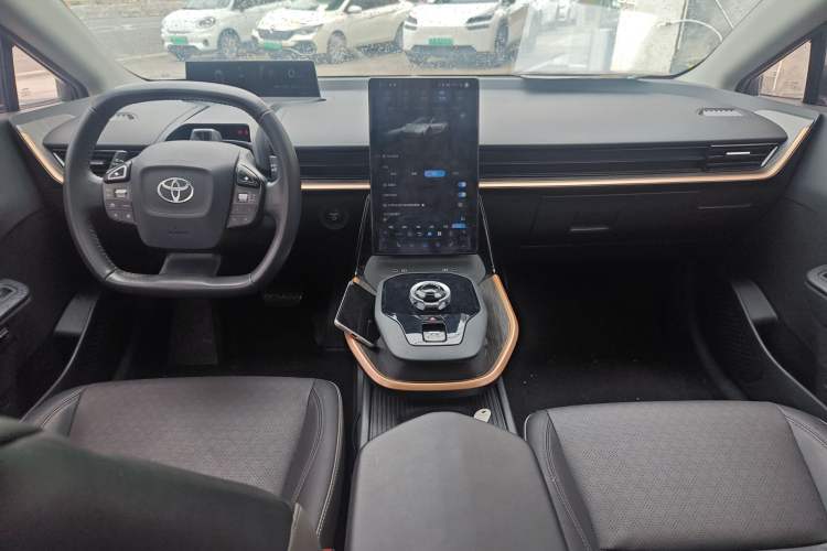 Used Toyota bZ3 2023 616 km Long-Range Premium Center Console