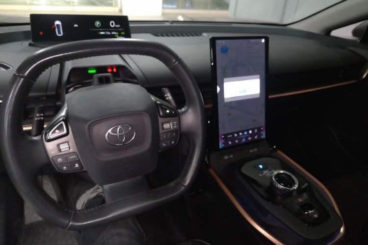 Used Toyota bZ3 2023 616 km Long-Range Premium Center Console