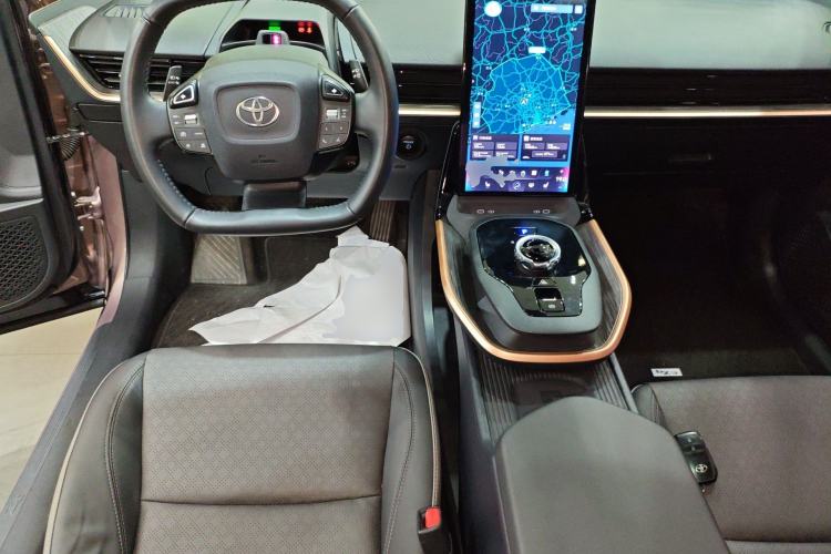 Used Toyota bZ3 2023 616 km Long-Range Premium Center Console
