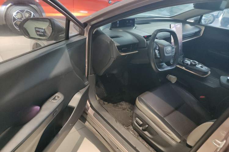 Used Toyota bZ3 2023 616 km Long-Range Premium Driver Seat