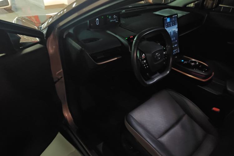 Used Toyota bZ3 2023 616 km Long-Range Premium Driver Seat