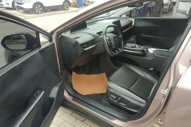 Used Toyota bZ3 2023 616 km Long-Range Premium Driver Seat