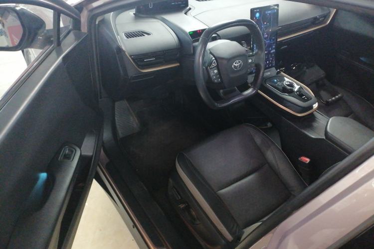 Used Toyota bZ3 2023 616 km Long-Range Premium Driver Seat