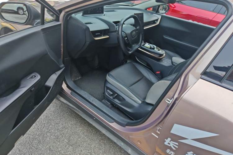 Used Toyota bZ3 2023 616 km Long-Range Premium Driver Seat