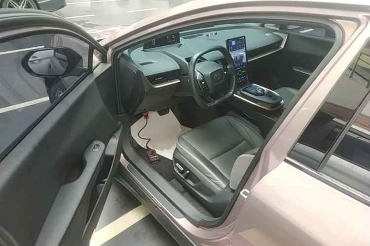 Used Toyota bZ3 2023 616 km Long-Range Premium Driver Seat