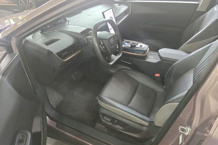 Used Toyota bZ3 2023 616 km Long-Range Premium Driver Seat