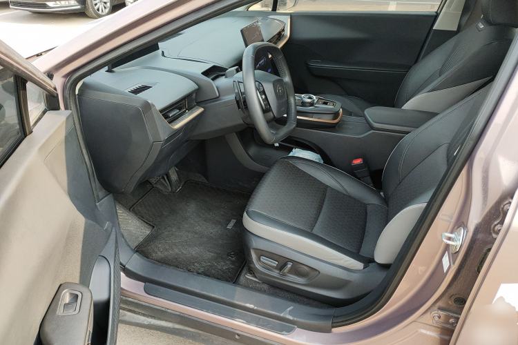 Used Toyota bZ3 2023 616 km Long-Range Premium Driver Seat