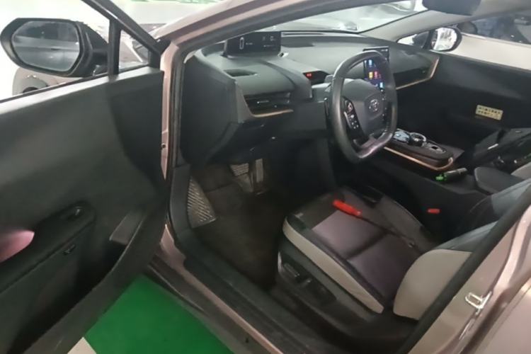 Used Toyota bZ3 2023 616 km Long-Range Premium Driver Seat
