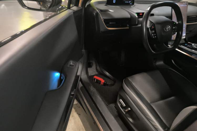 Used Toyota bZ3 2023 616 km Long-Range Premium Driver Seat