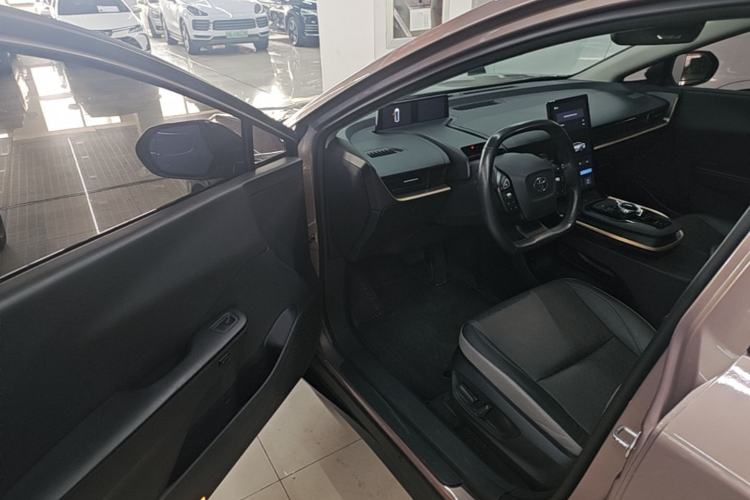 Used Toyota bZ3 2023 616 km Long-Range Premium Driver Seat