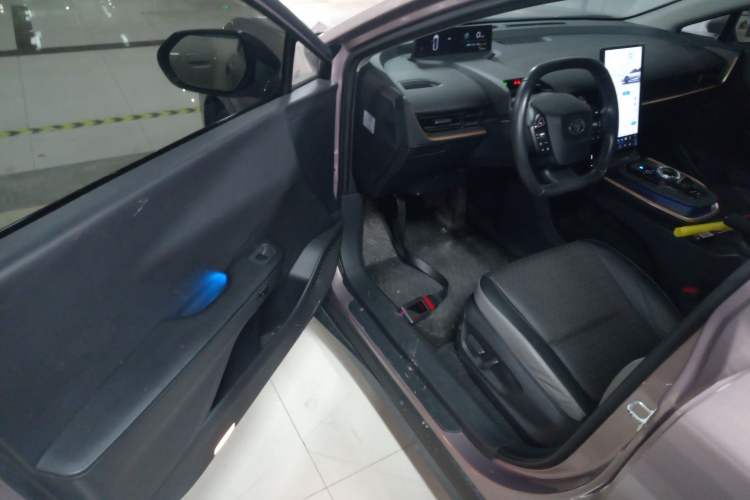 Used Toyota bZ3 2023 616 km Long-Range Premium Driver Seat