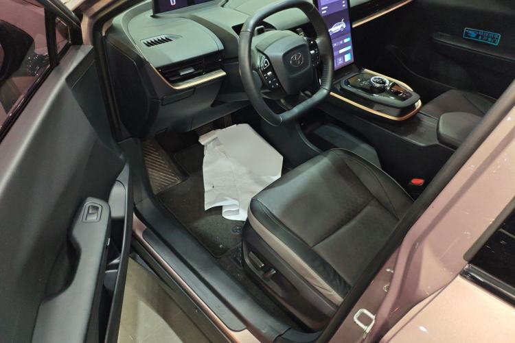 Used Toyota bZ3 2023 616 km Long-Range Premium Driver Seat
