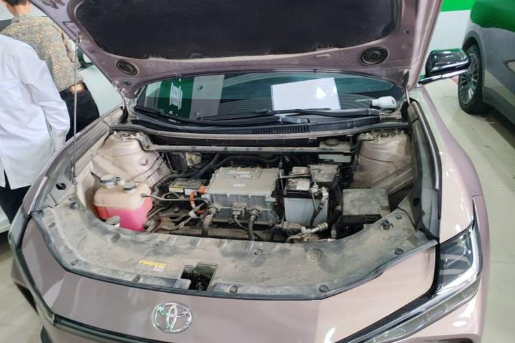 Used Toyota bZ3 2023 616 km Long-Range Premium Engine Bay