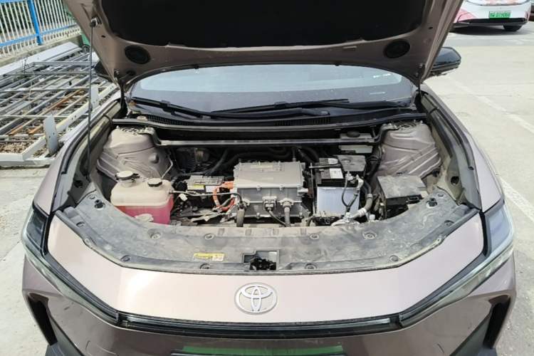 Used Toyota bZ3 2023 616 km Long-Range Premium Engine Bay