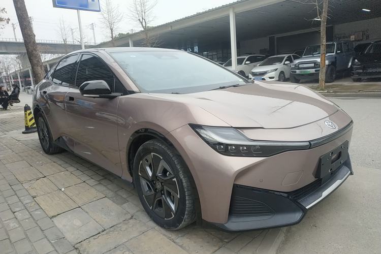 Used Toyota bZ3 2023 616 km Long-Range Premium Exterior 1