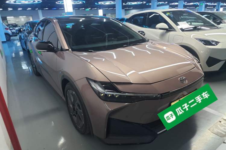 Used Toyota bZ3 2023 616 km Long-Range Premium Exterior 1