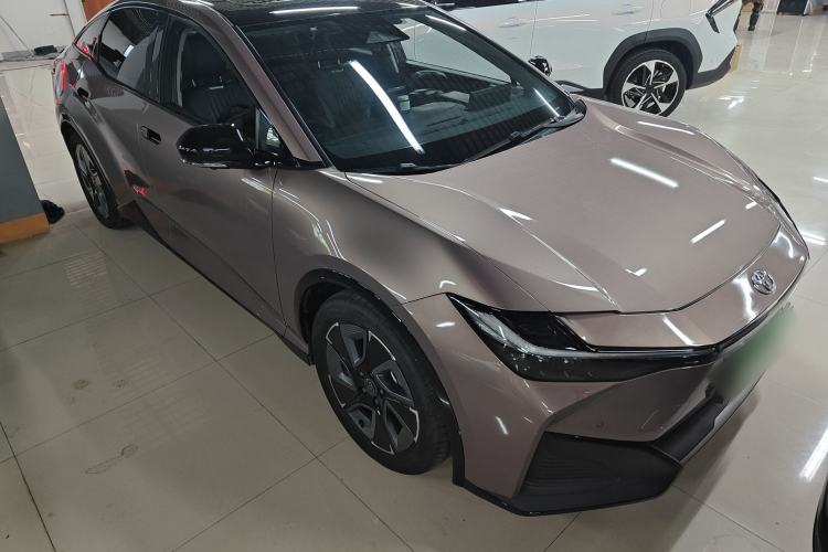 Used Toyota bZ3 2023 616 km Long-Range Premium Exterior 2