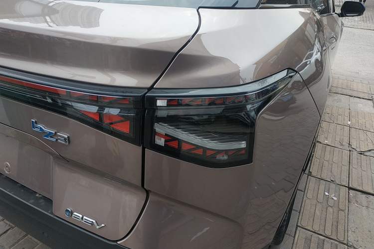 Used Toyota bZ3 2023 616 km Long-Range Premium Exterior 2