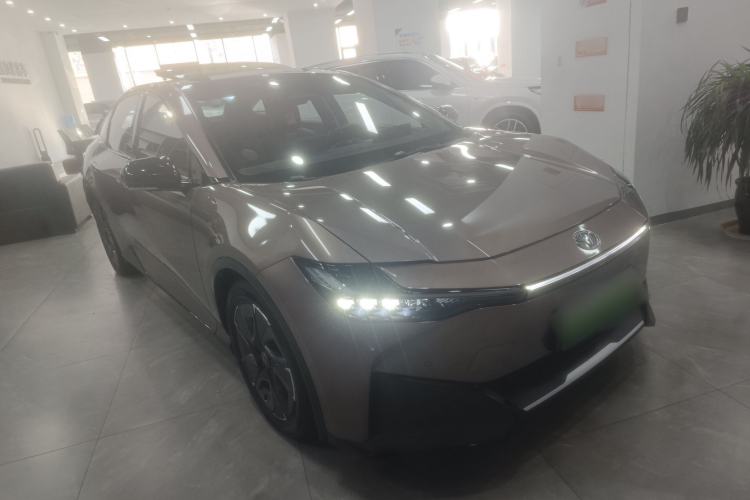 Used Toyota bZ3 2023 616 km Long-Range Premium Exterior 2