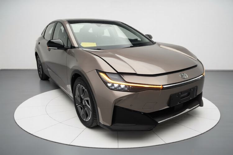 Used Toyota bZ3 2023 616 km Long-Range Premium Exterior 2
