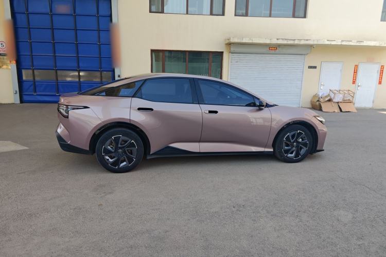 Used Toyota bZ3 2023 616 km Long-Range Premium Exterior 2