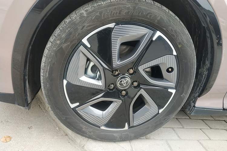 Used Toyota bZ3 2023 616 km Long-Range Premium Exterior 3