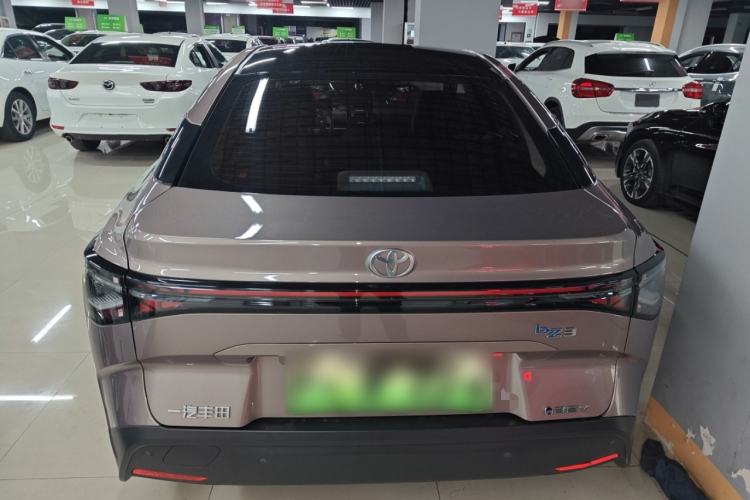 Used Toyota bZ3 2023 616 km Long-Range Premium Exterior 4