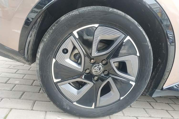 Used Toyota bZ3 2023 616 km Long-Range Premium Exterior 4