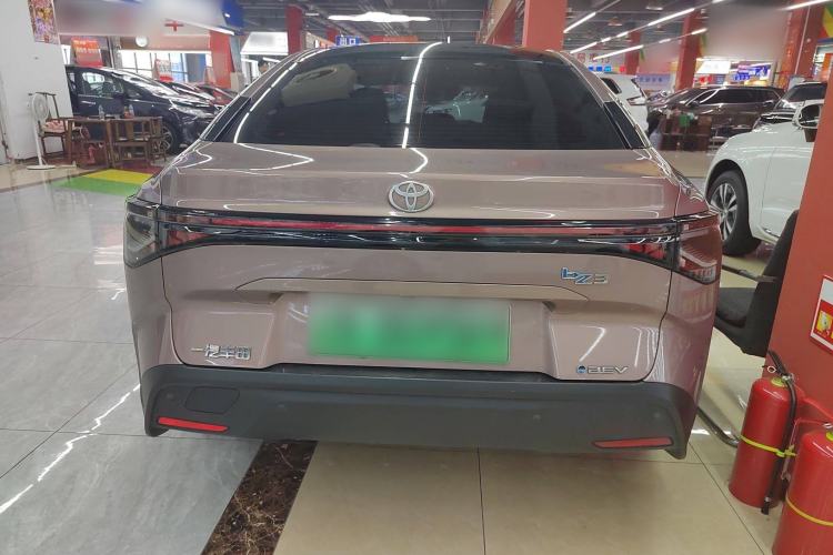 Used Toyota bZ3 2023 616 km Long-Range Premium Exterior 4