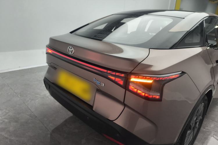Used Toyota bZ3 2023 616 km Long-Range Premium Exterior 4