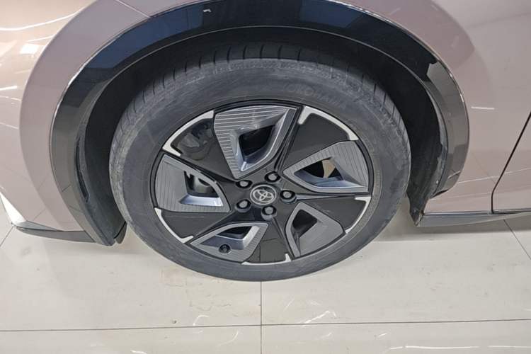 Used Toyota bZ3 2023 616 km Long-Range Premium Exterior 4