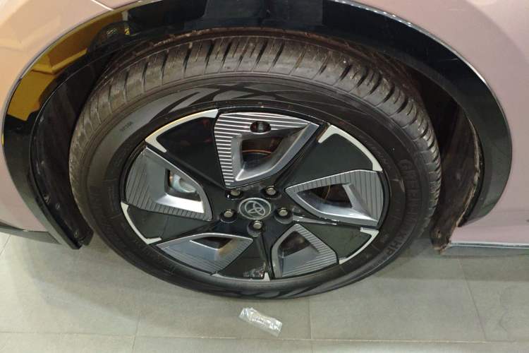 Used Toyota bZ3 2023 616 km Long-Range Premium Exterior 4
