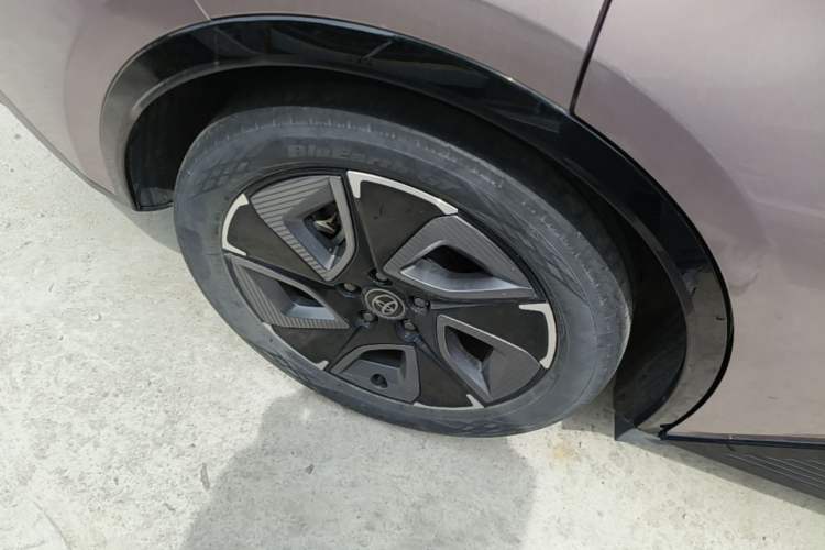 Used Toyota bZ3 2023 616 km Long-Range Premium Exterior 5
