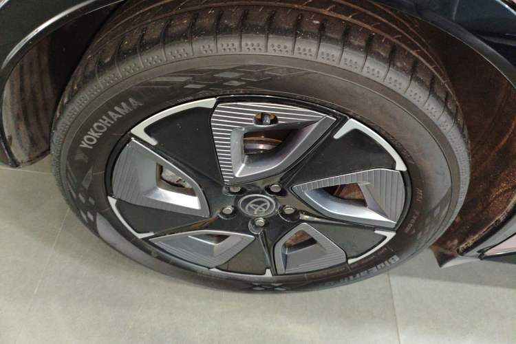 Used Toyota bZ3 2023 616 km Long-Range Premium Exterior 5