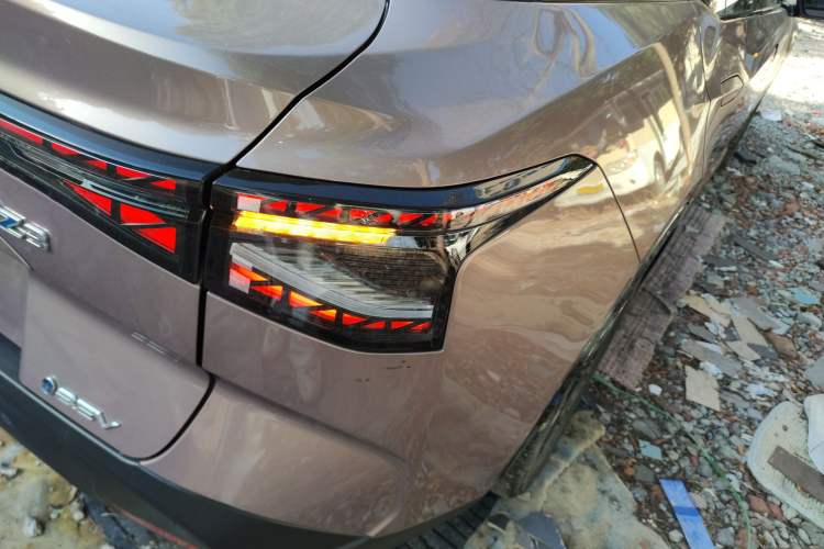 Used Toyota bZ3 2023 616 km Long-Range Premium Exterior 6
