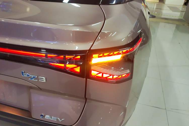 Used Toyota bZ3 2023 616 km Long-Range Premium Exterior 6