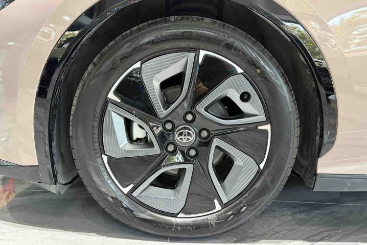 Used Toyota bZ3 2023 616 km Long-Range PRO Exterior 8