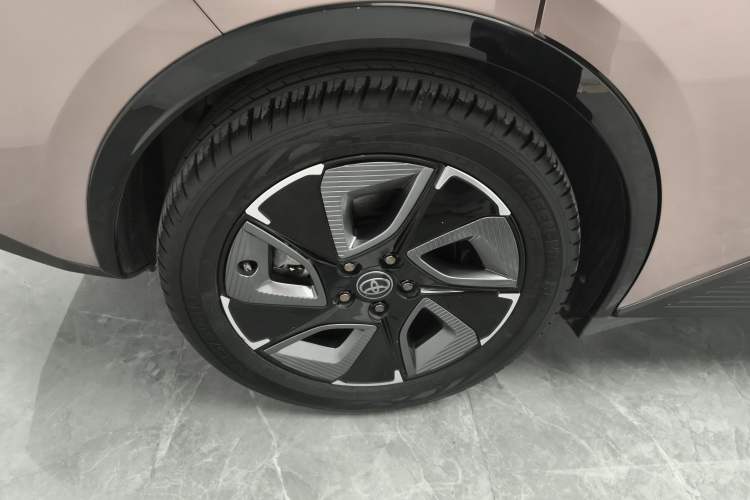 Used Toyota bZ3 2023 616 km Long-Range Premium Exterior 8