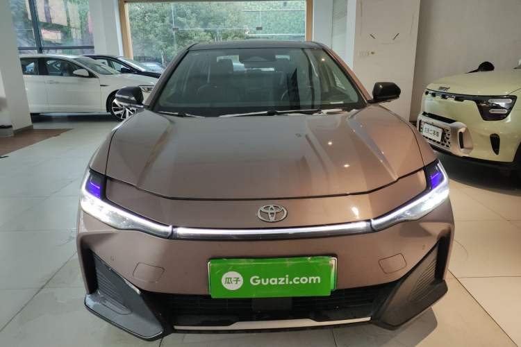 Used Toyota bZ3 2023 616 km Long-Range Premium Front