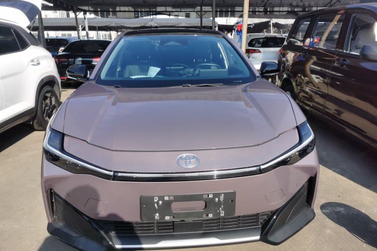 Used Toyota bZ3 2023 616 km Long-Range Premium Front