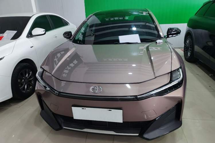 Used Toyota bZ3 2023 616 km Long-Range Premium Front