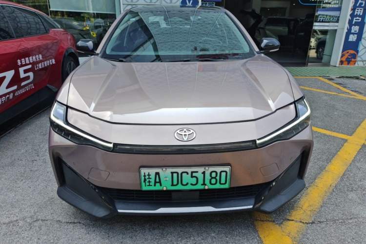 Used Toyota bZ3 2023 616 km Long-Range Premium Front