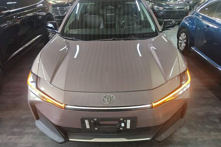 Used Toyota bZ3 2023 616 km Long-Range Premium Front