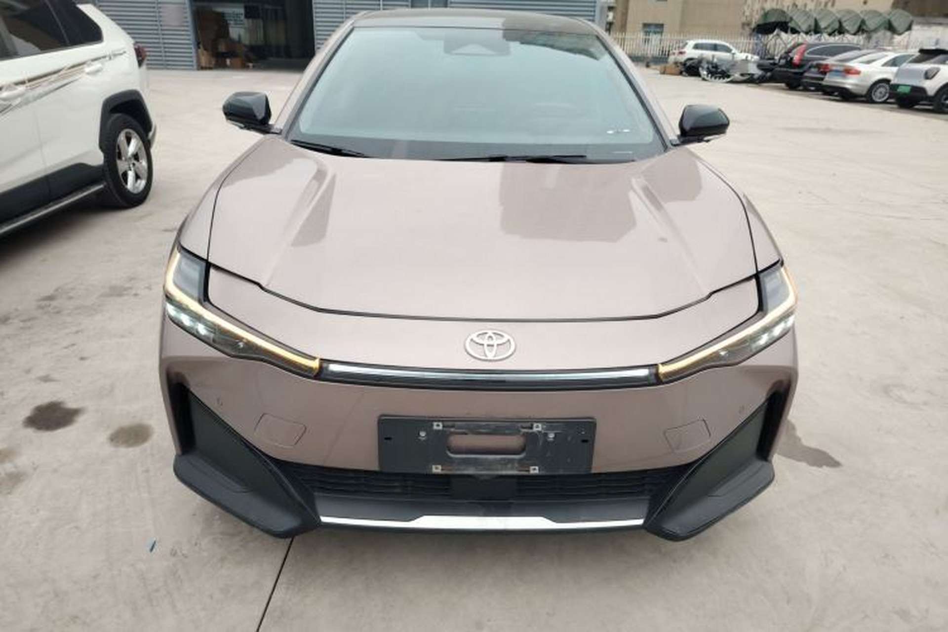 Used Toyota bZ3 2023 616 km Long-Range Premium Front