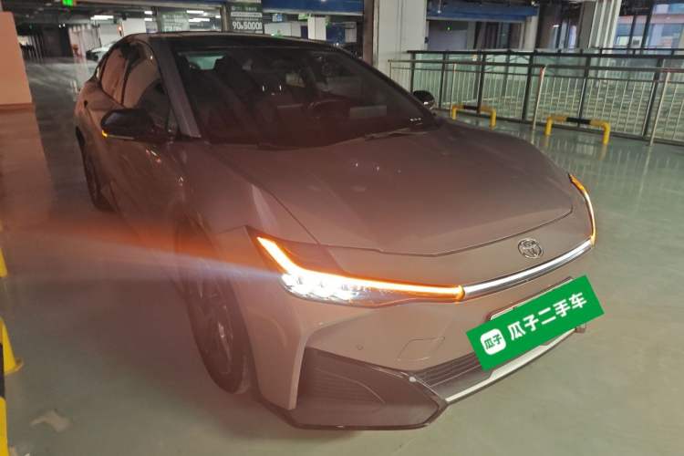 Used Toyota bZ3 2023 616 km Long-Range Premium Front Right 45 Deg