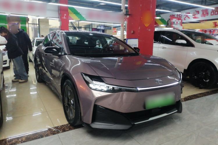 Used Toyota bZ3 2023 616 km Long-Range Premium Front Right 45 Deg