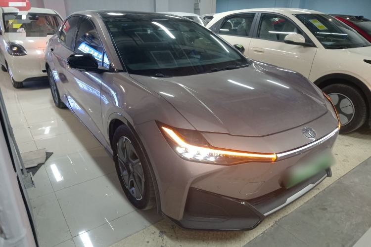Used Toyota bZ3 2023 616 km Long-Range Premium Front Right 45 Deg